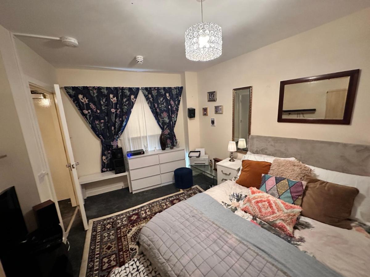 Private Room. In Zone 2 In Cousy Flat London Exterior photo