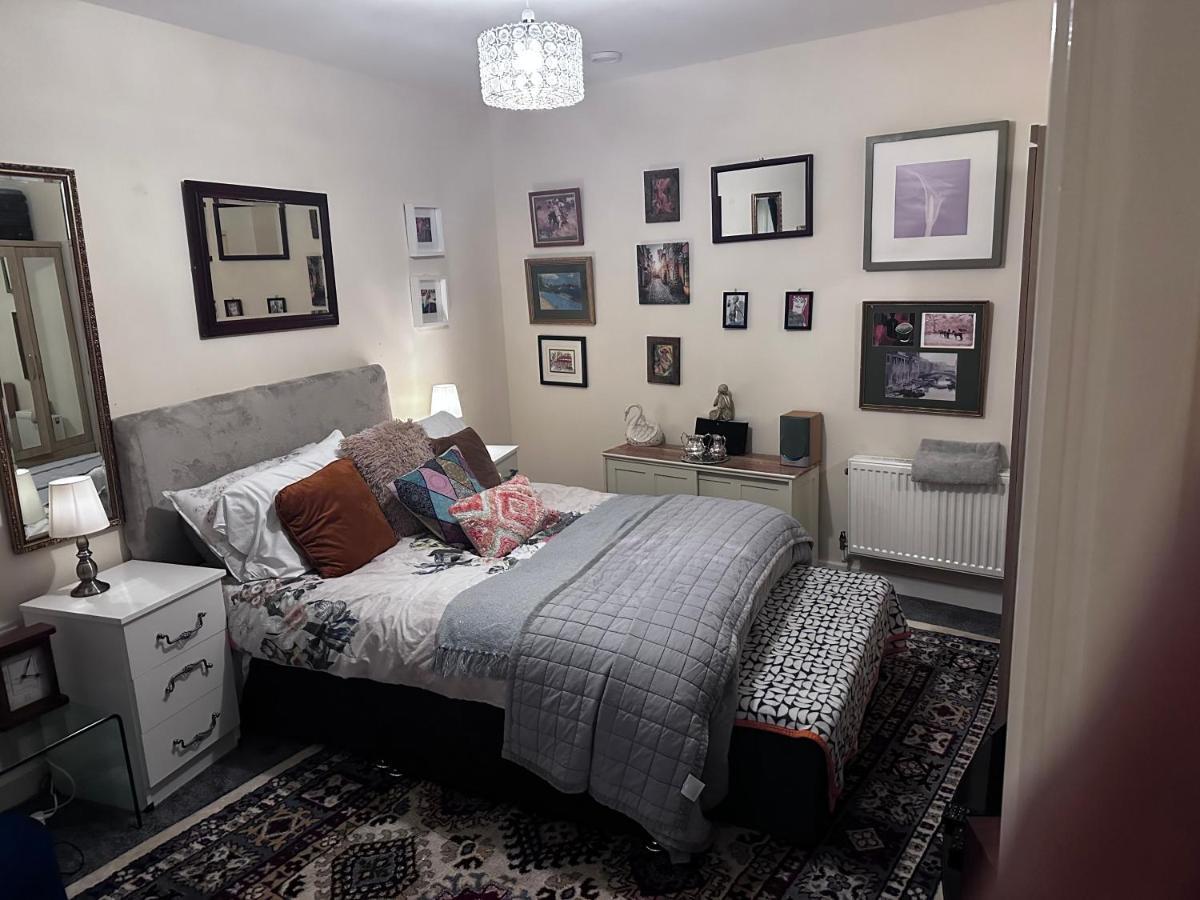 Private Room. In Zone 2 In Cousy Flat London Exterior photo
